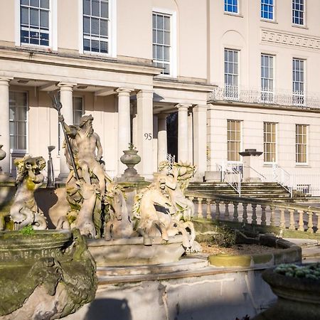 Elliot Oliver - Luxury 2 Bedroom Regency Apartment With Parking & Ev Charger Cheltenham Eksteriør bilde