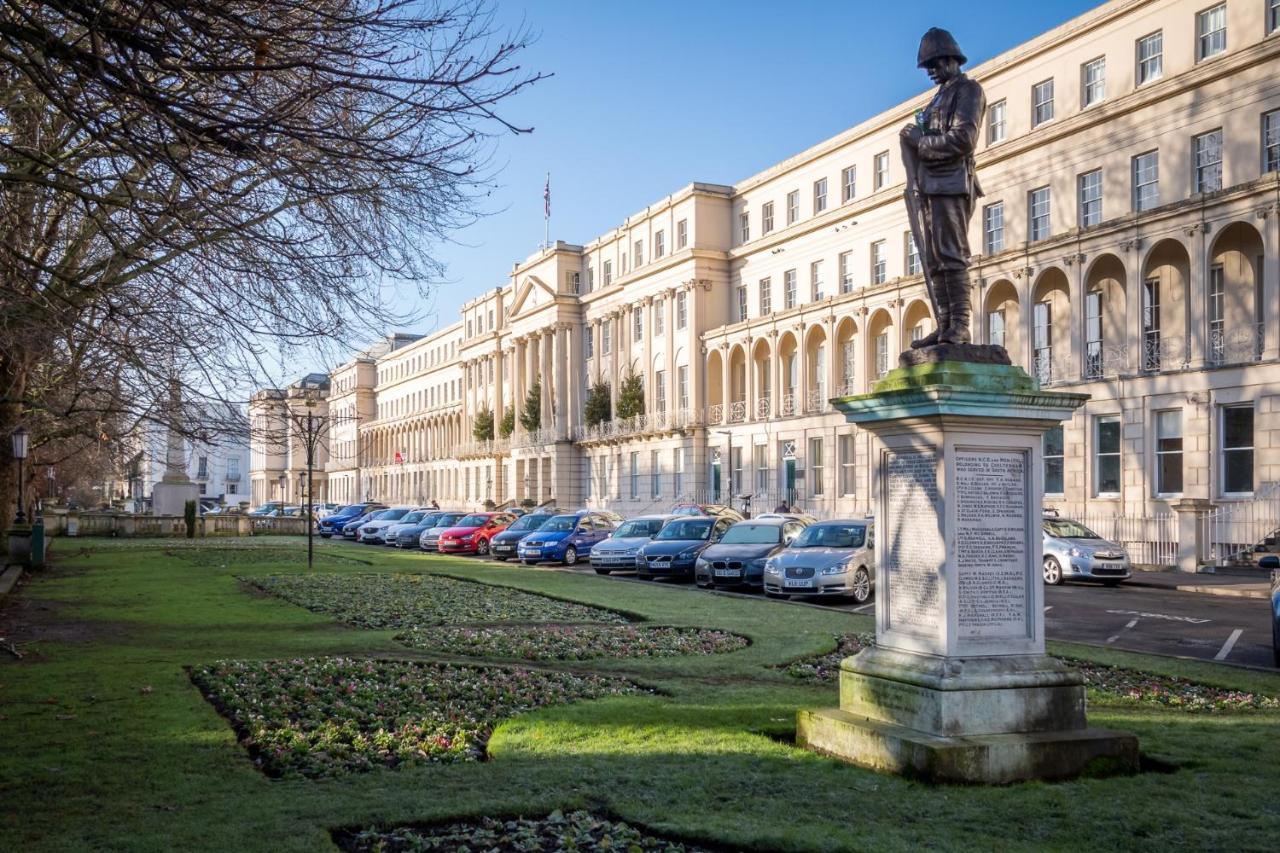 Elliot Oliver - Luxury 2 Bedroom Regency Apartment With Parking & Ev Charger Cheltenham Eksteriør bilde