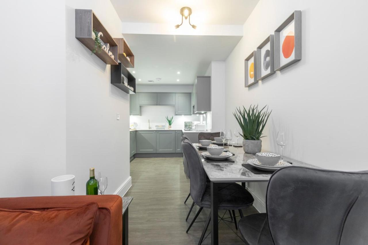 Elliot Oliver - Luxury 2 Bedroom Regency Apartment With Parking & Ev Charger Cheltenham Eksteriør bilde