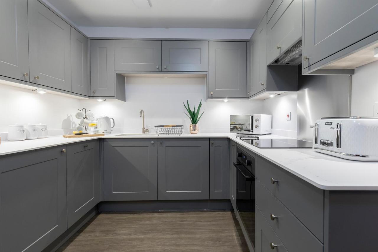Elliot Oliver - Luxury 2 Bedroom Regency Apartment With Parking & Ev Charger Cheltenham Eksteriør bilde