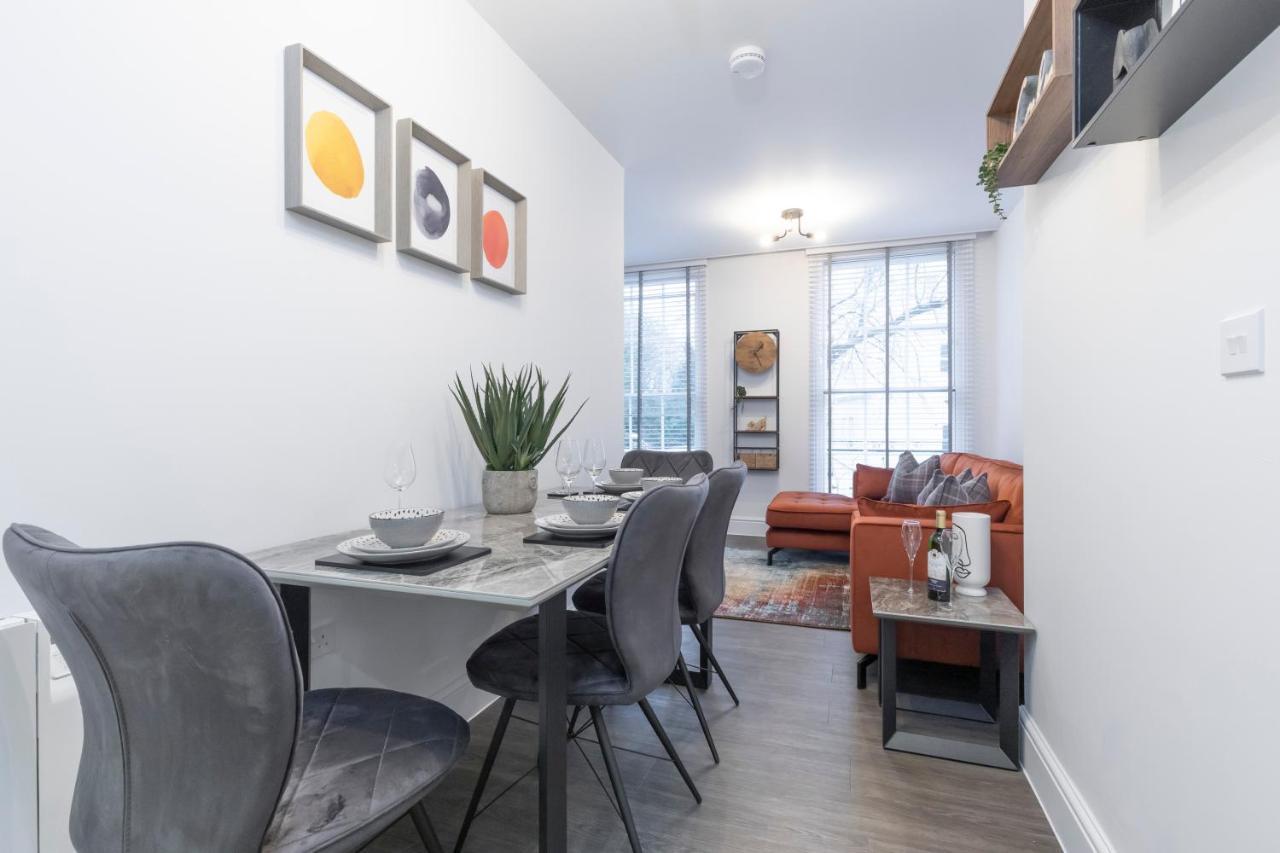 Elliot Oliver - Luxury 2 Bedroom Regency Apartment With Parking & Ev Charger Cheltenham Eksteriør bilde